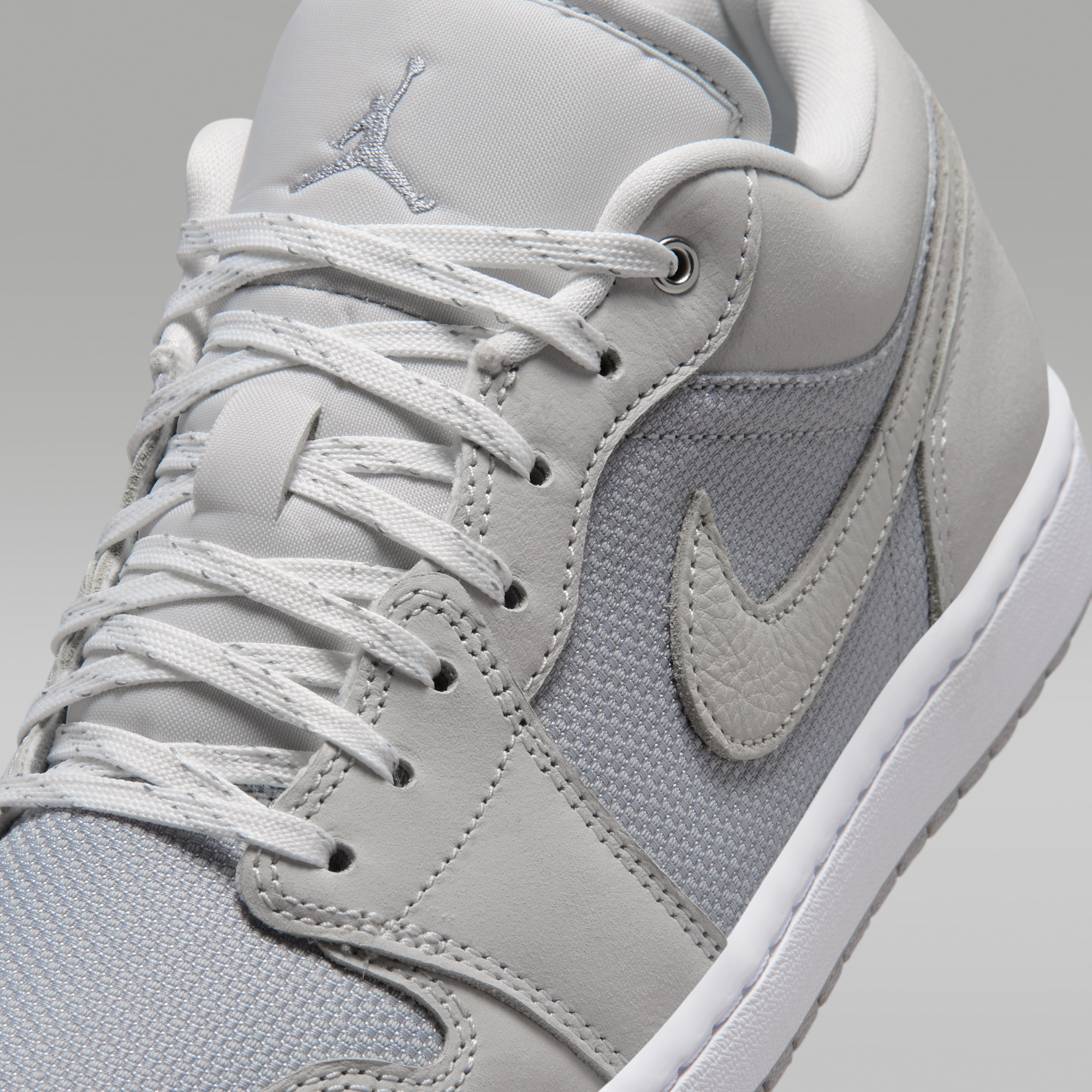 Air Jordan 1 Low SE - Off White/Soft Pearl/Light Smoke Grey - 7