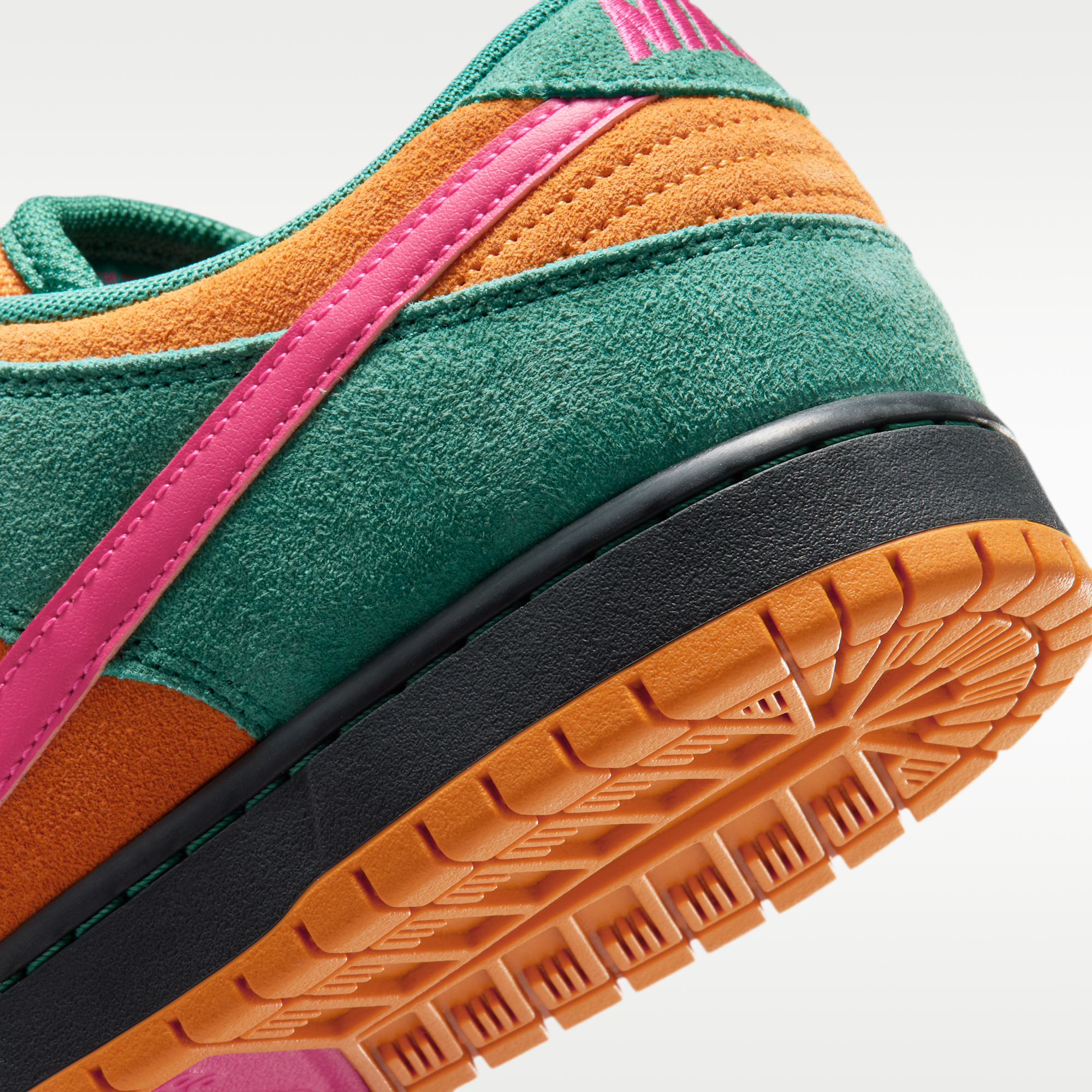 Nike SB Dunk Low Pro - Green Noise/Light Curry/Off Noir/Watermelon - 8