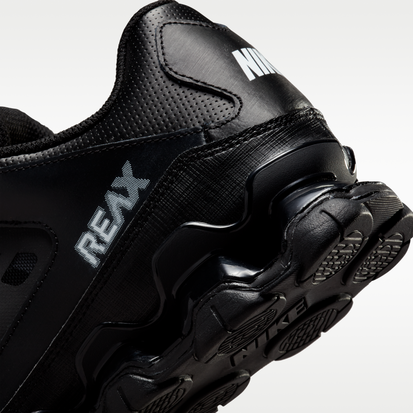 Nike Reax 8 TR - Μαύρο/Λευκό - 8