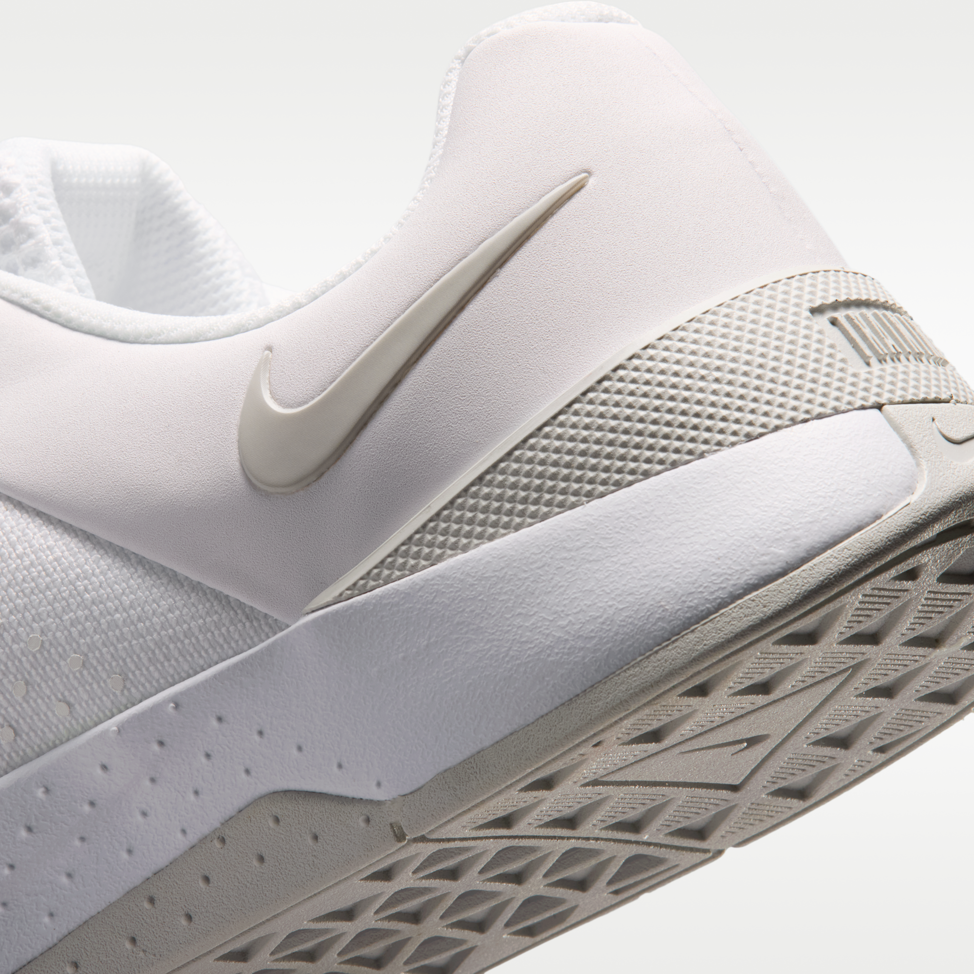 Nike MC Trainer 4 - Λευκό/Photon Dust - 8
