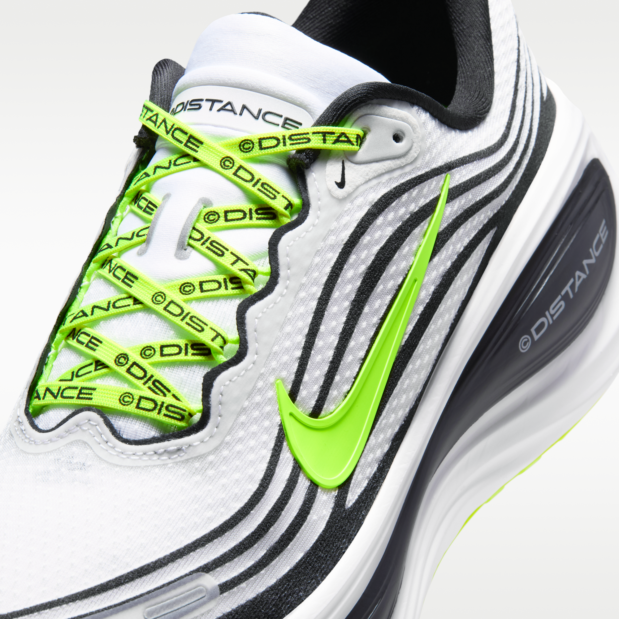 Nike Vomero Plus x DISTANCE - Λευκό/Μαύρο/Volt/Metallic Silver - 7