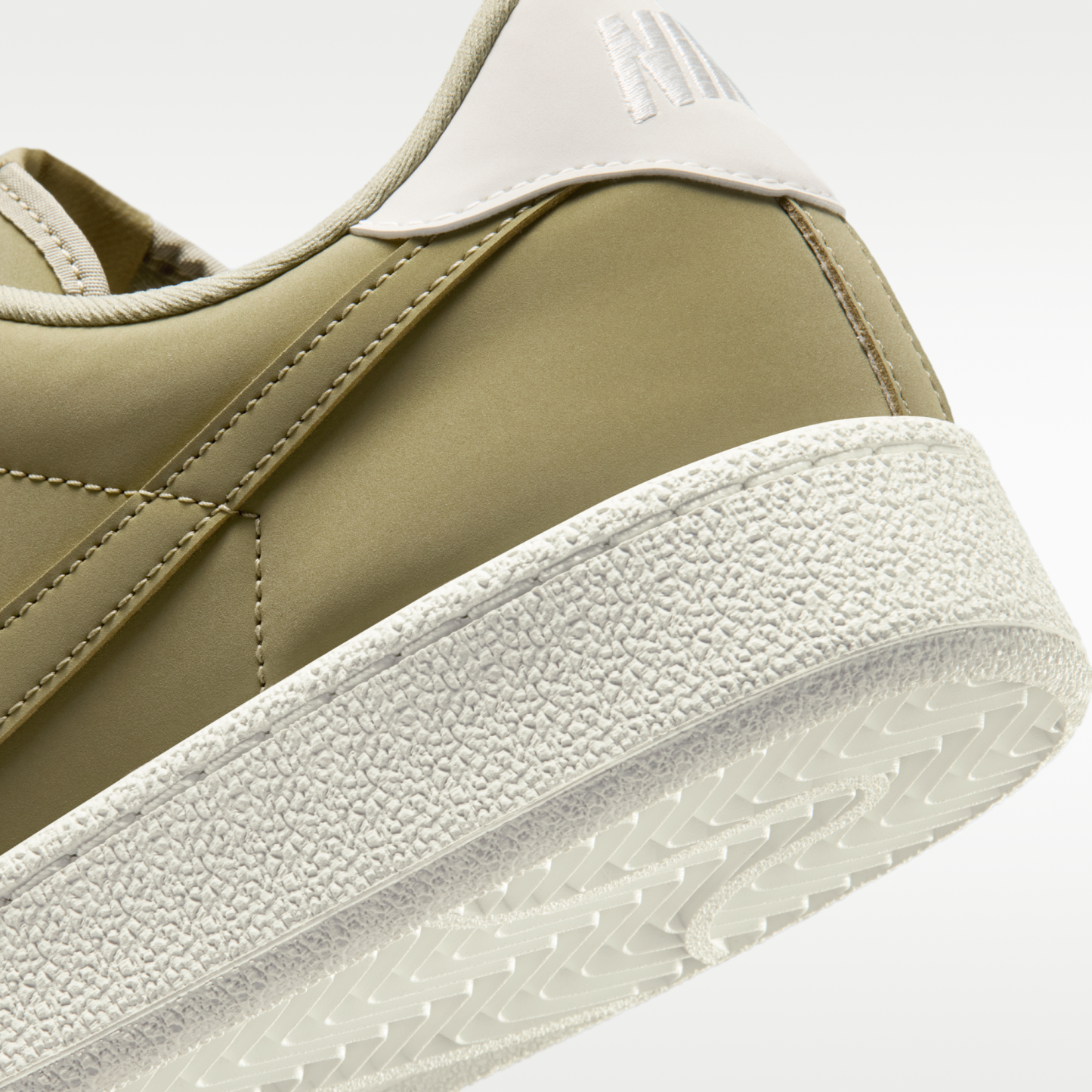 Nike Tennis Classic - Neutral Olive/Sail/Neutral Olive - 8