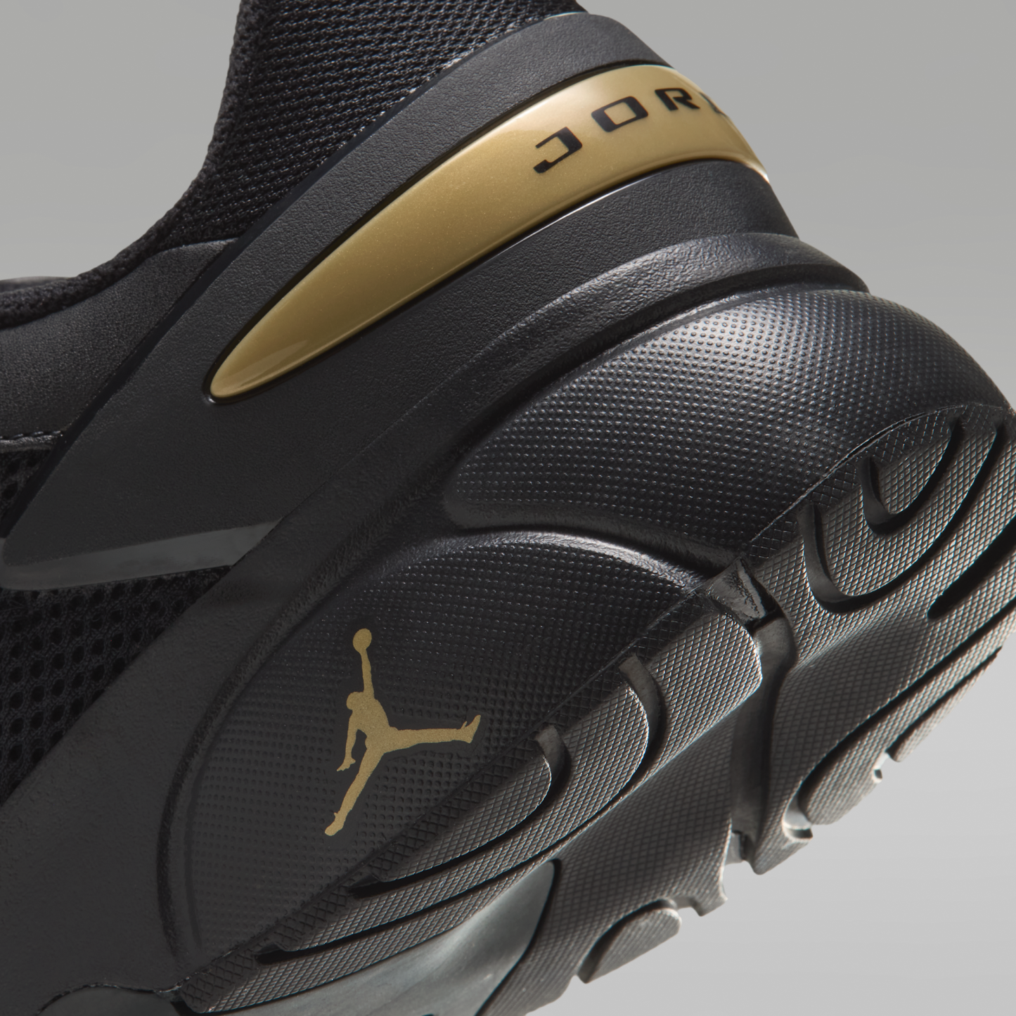 Jordan Trunner Flow - Μαύρο/Metallic Gold/Dark Smoke Grey - 8