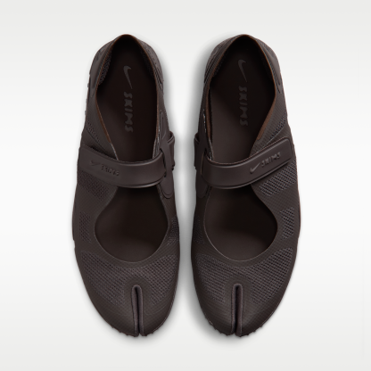 NikeSKIMS Rift Mesh - Tar/Tar/Tar - 4