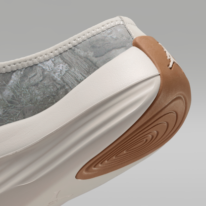 Jordan Future - Light Orewood Brown/Gum Medium Brown/Bright Citron - 8