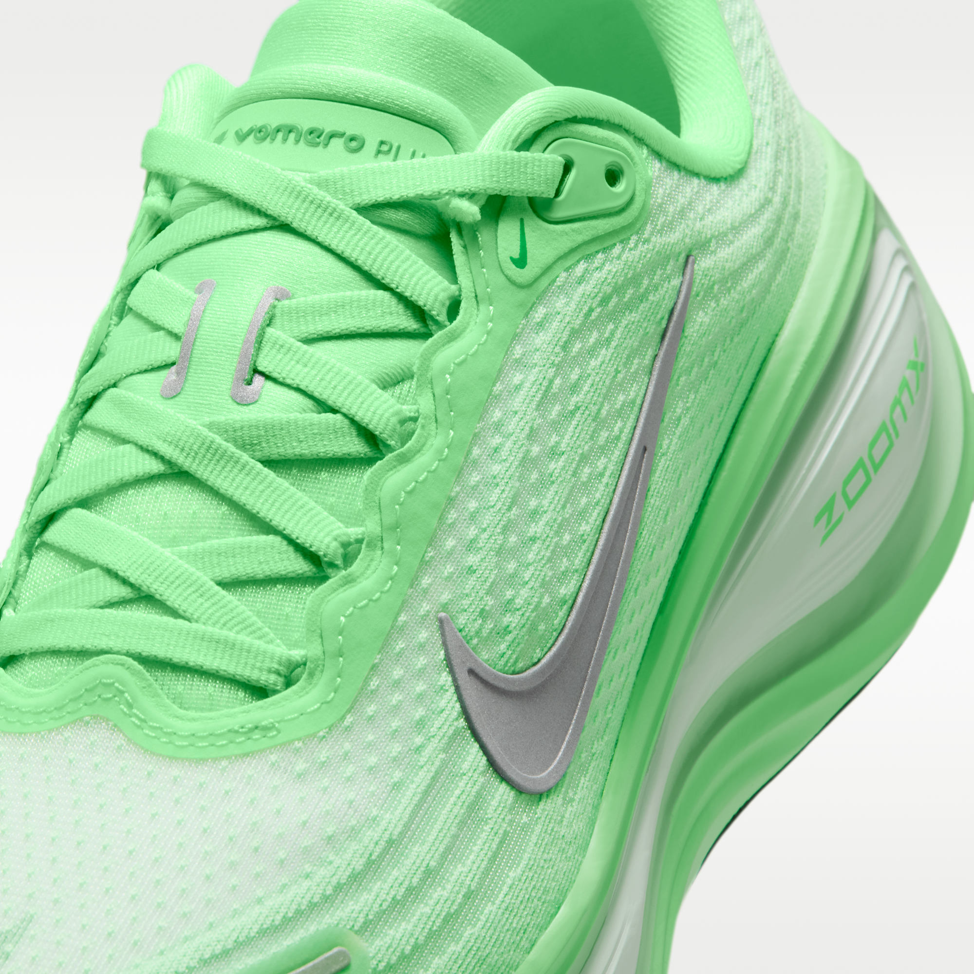 Nike Vomero Plus - Λευκό/Illusion Green/Cucumber Calm/Metallic Silver - 7