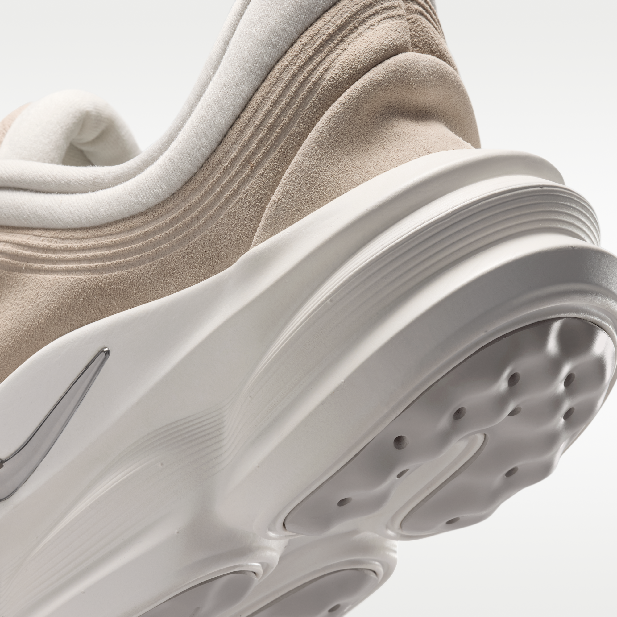 Nike 24.7 - Cream II/Phantom/Sail/Light Orewood Brown - 8