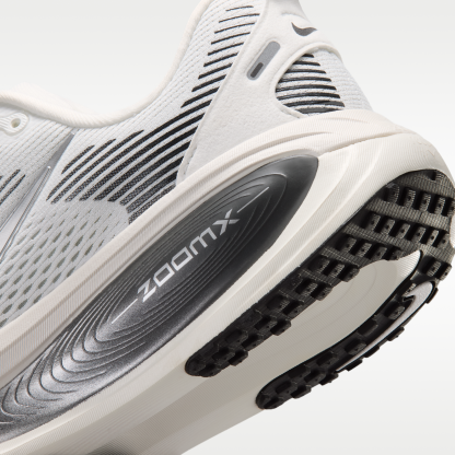 Nike Vomero 18 - Summit White/Sail/Photon Dust/Metallic Silver - 8