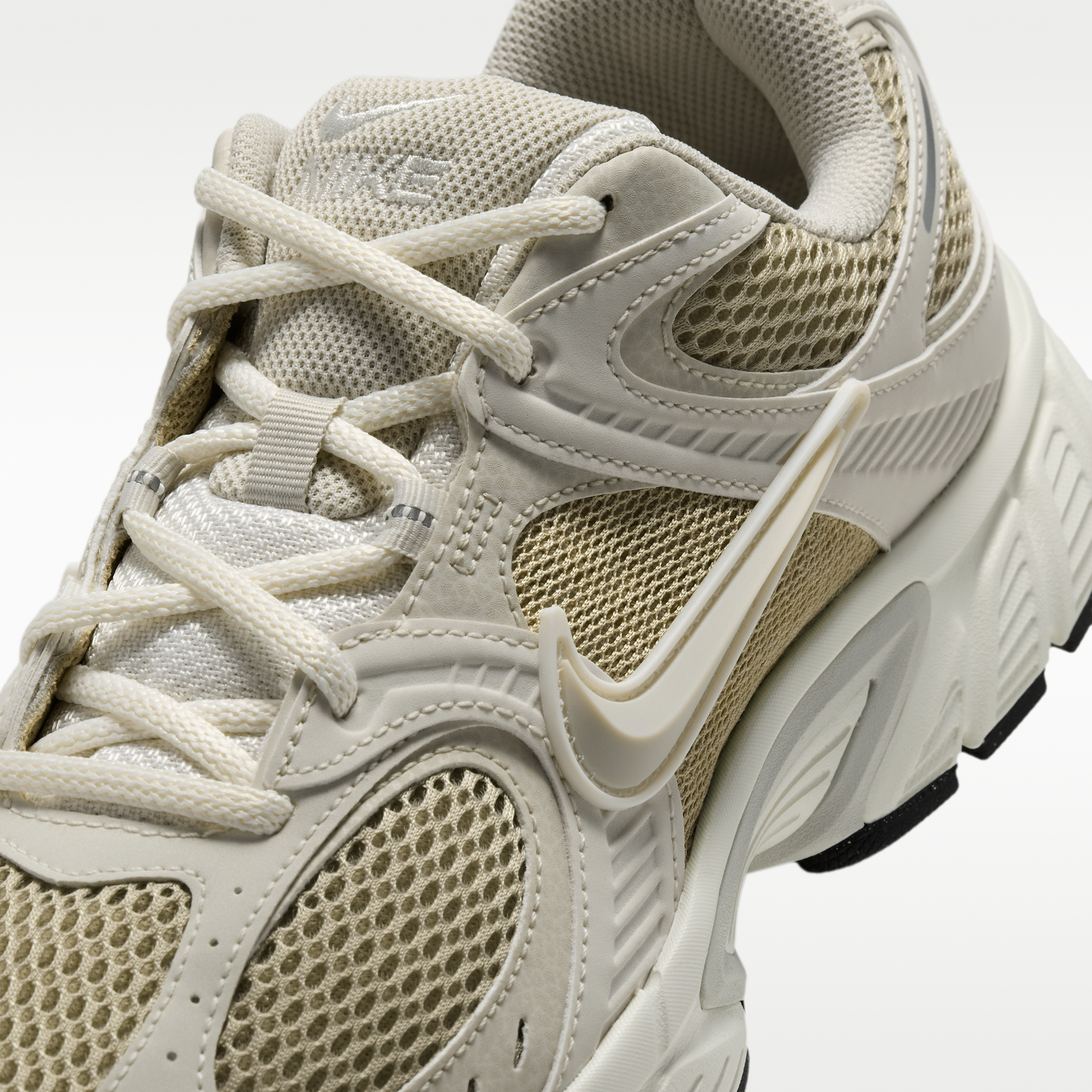 Nike V5 RNR - Desert Khaki/Phantom/Sail/Light Bone - 7