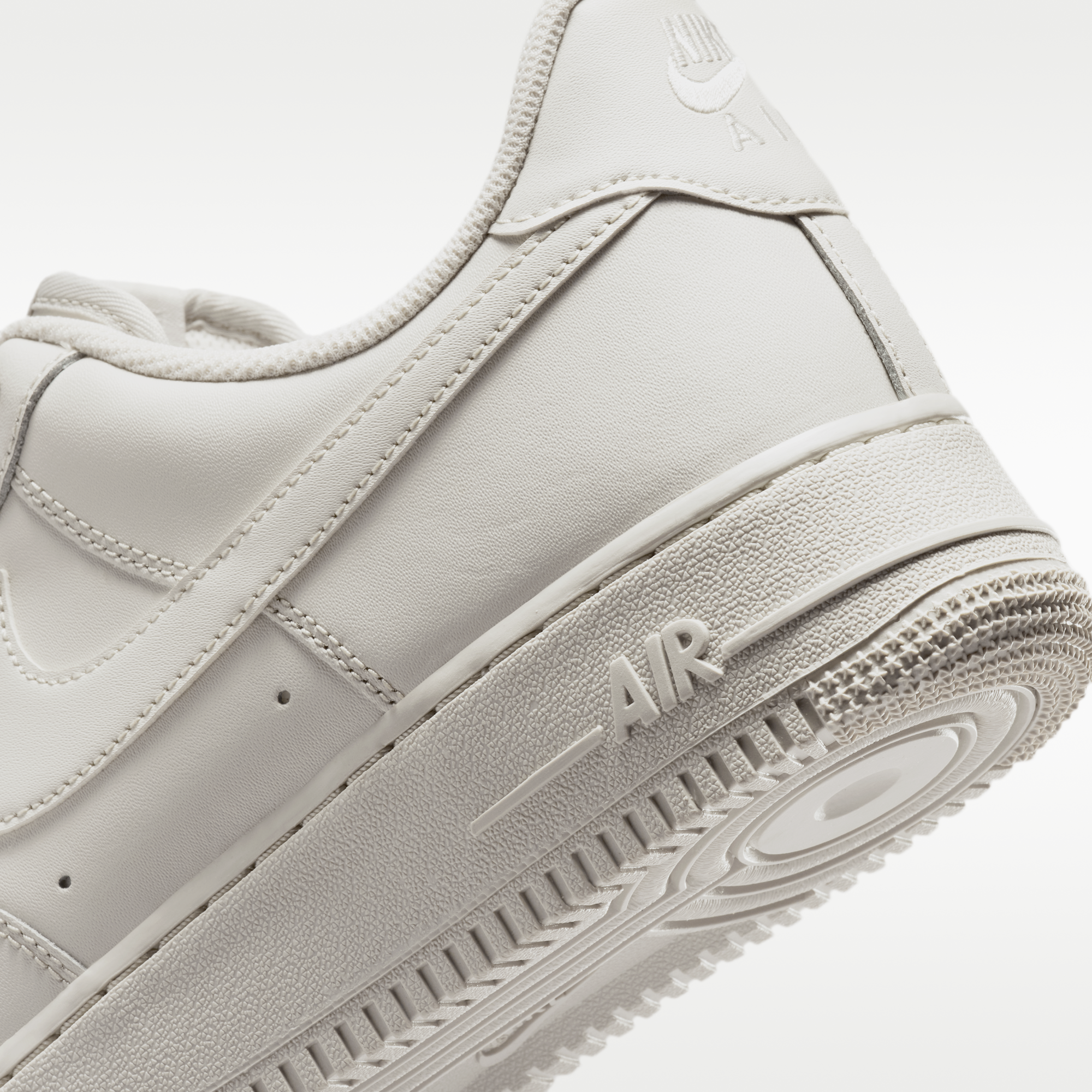 Nike Air Force 1 '07 - Light Bone/Metallic Silver/Light Bone - 8