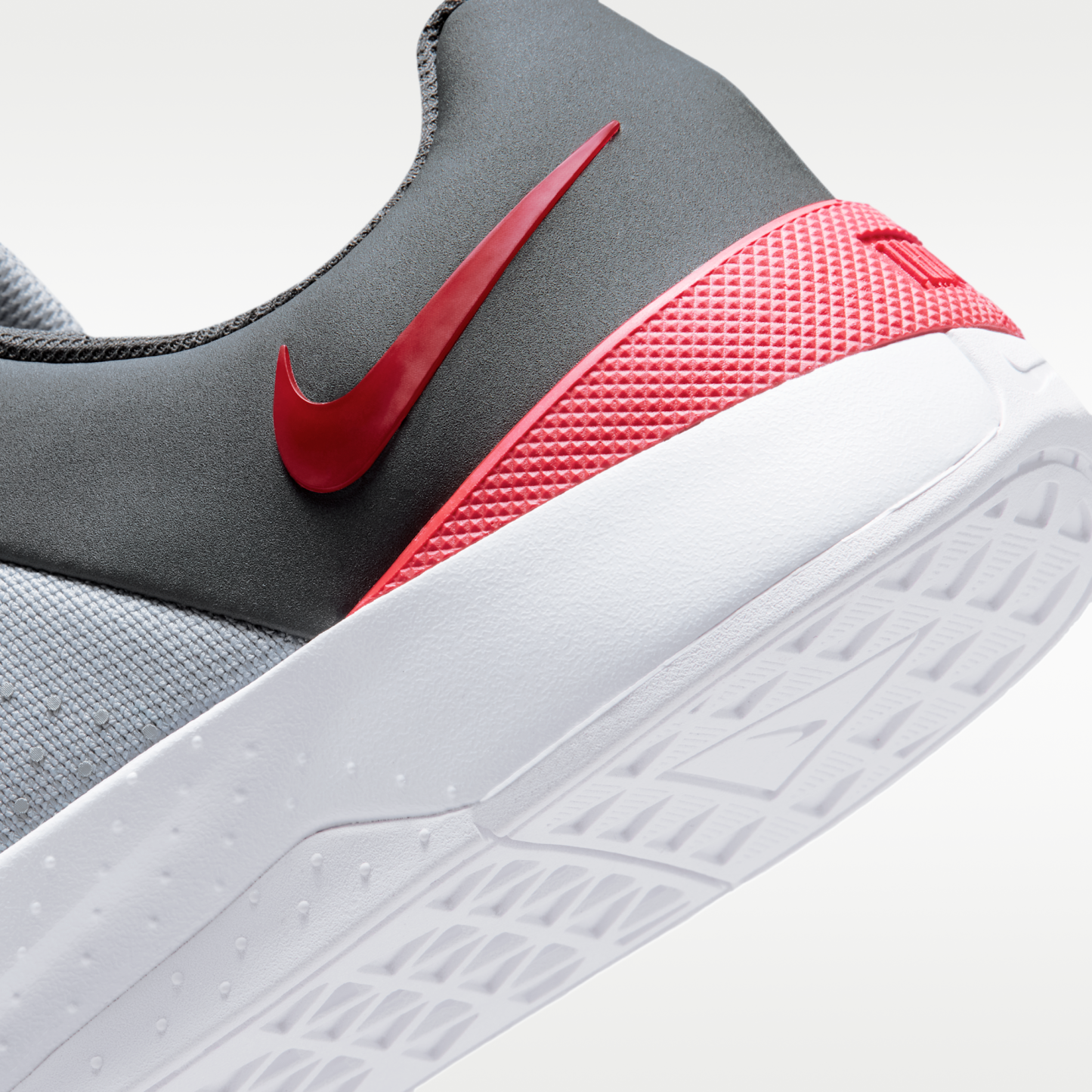 Nike MC Trainer 4 - Wolf Grey/Iron Grey/Λευκό/University Red - 8