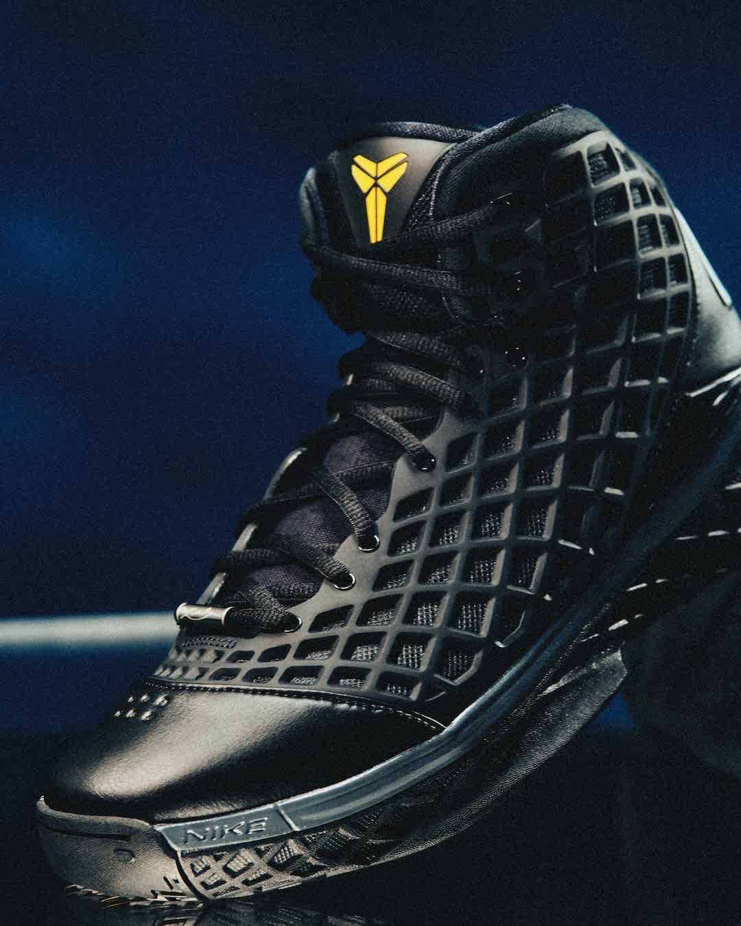 Kobe 3 Protro - Μαύρο/Anthracite/Varsity Maize/Λευκό - 9