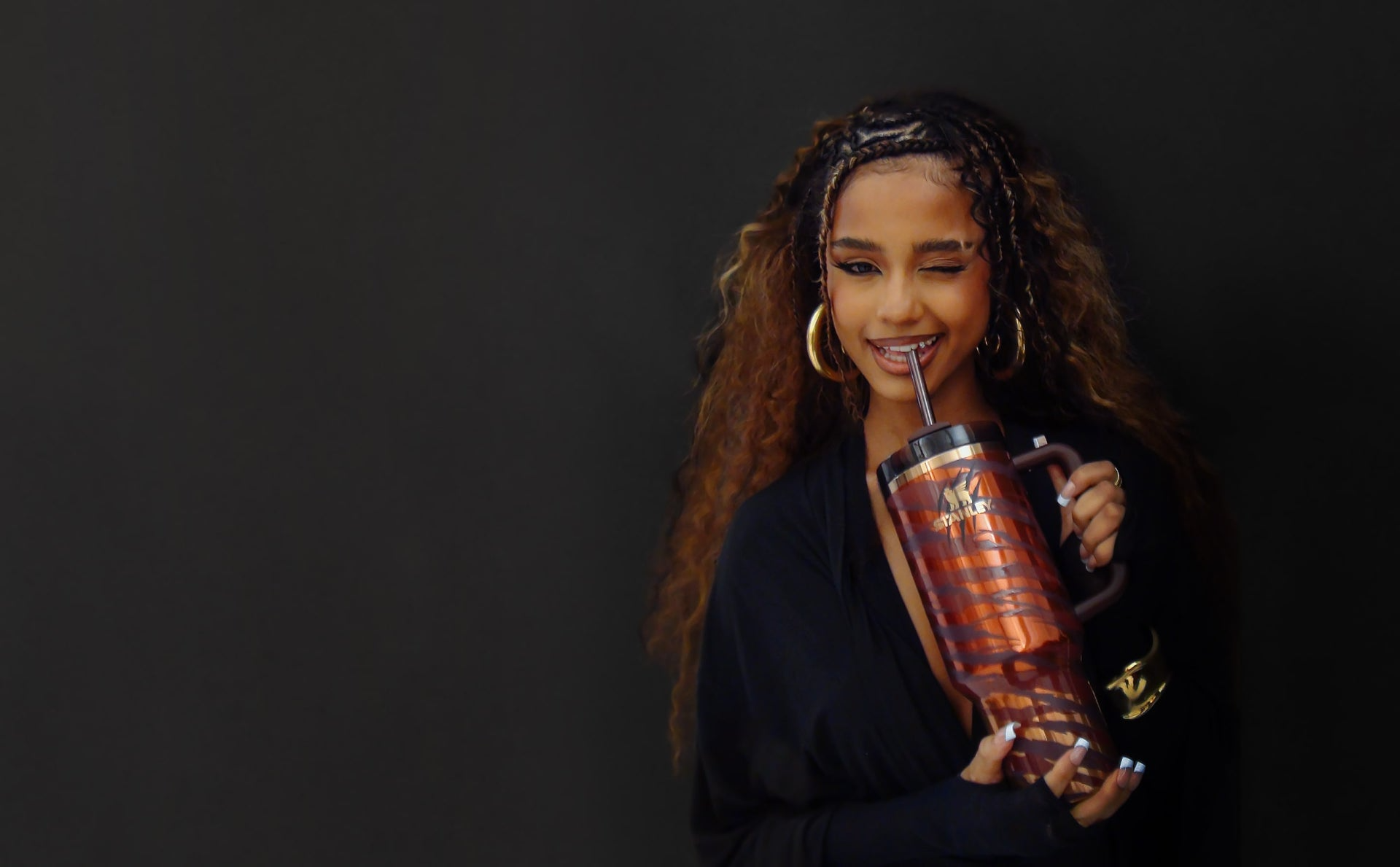 Stathtnley x TYthtLA TYthtGER 40oz Steel H2.0 FlowState Quencher Tumbler