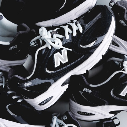 New Balance 530 Negro / Gris oscuro / Plata metalizada MR530CC