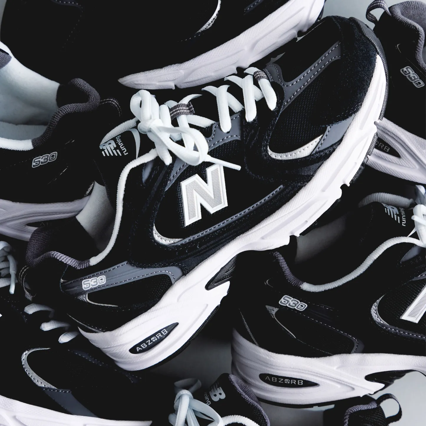 New Balance 530 Negro / Gris oscuro / Plata metalizada MR530CC