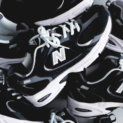 New Balance 530 Negro / Gris oscuro / Plata metalizada MR530CC