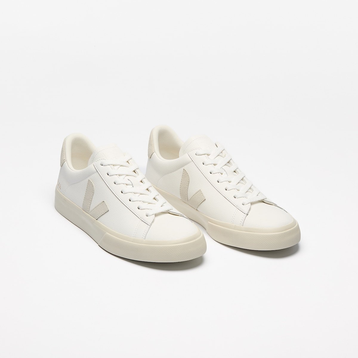 Veja Campo Leather