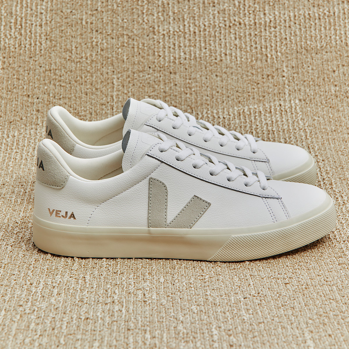 Veja Campo Leather