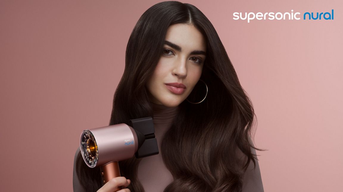 Sèche-cheveux Dyson Supersonic Nural™ – cheveux raides à ondulés