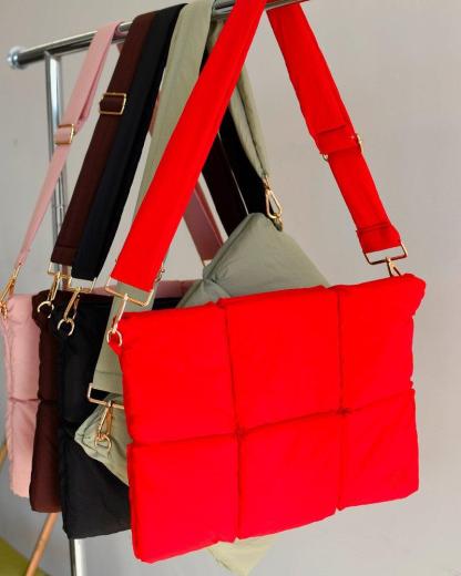 Cloud Carryall | Cherry