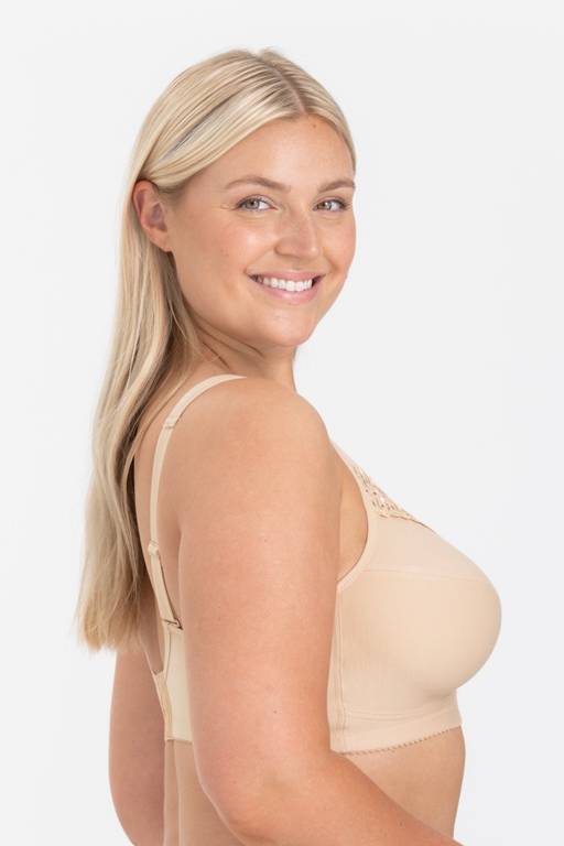 Triumph – 4 sztuki 🥇Biustonosz bez fiszbin, szeroki i wygodny