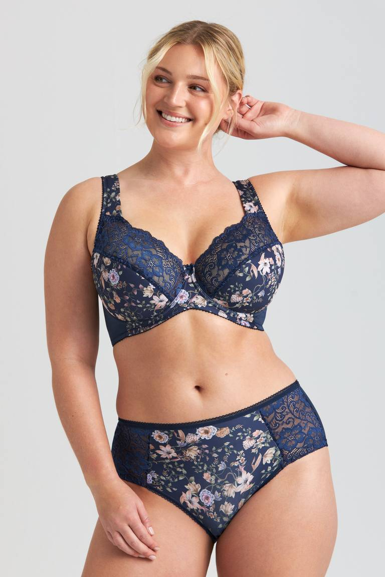 Triumph - (4 szt.) 🥇 Dwuwarstwowy biustonosz z romantycznym haftem