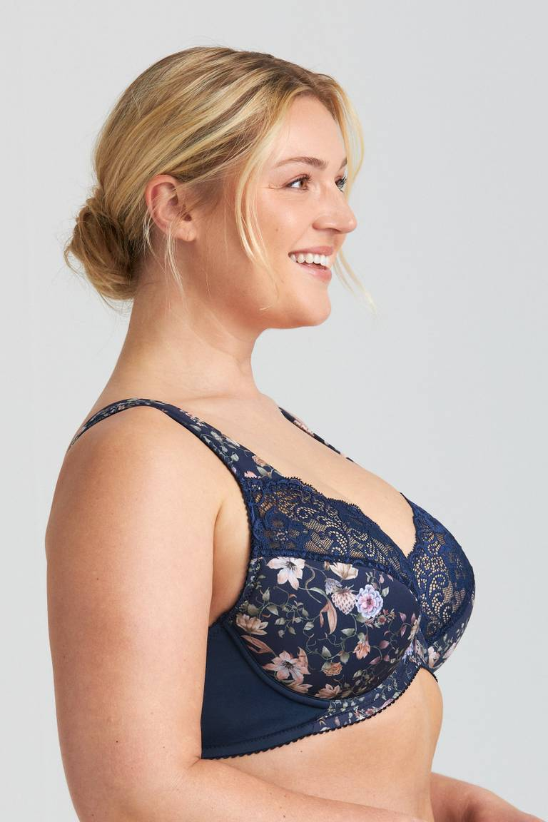 Triumph - (4 szt.) 🥇 Dwuwarstwowy biustonosz z romantycznym haftem