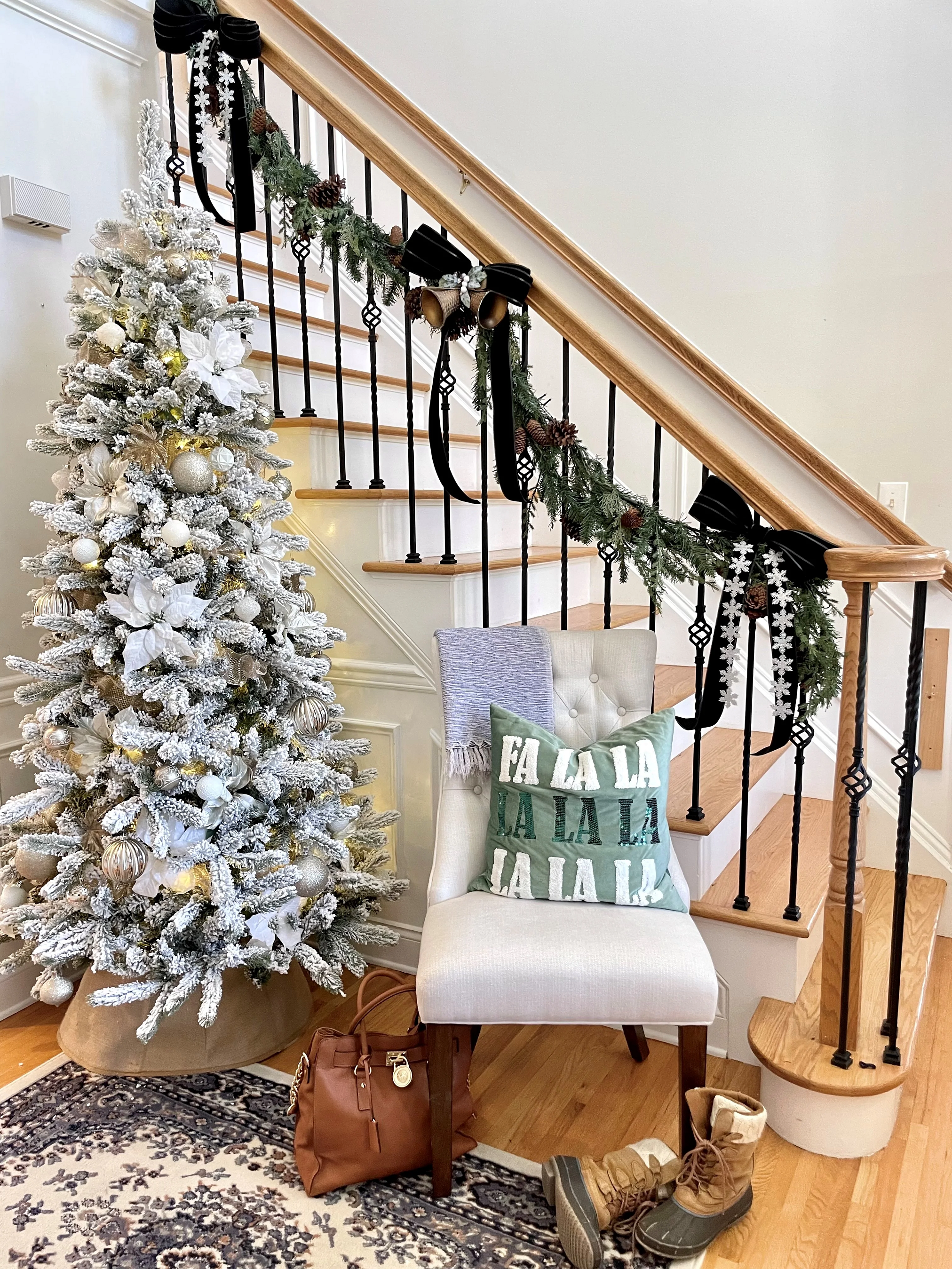 Fa La La La Decorative Pillow-Tolkye