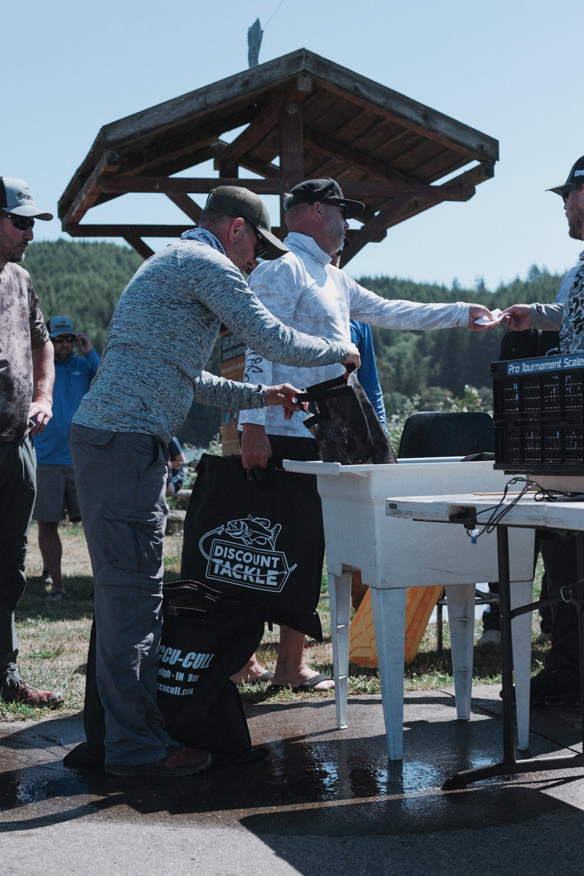 Discount Tackle x Accu-Cull Tournament Weigh-IN Bag w/ Mesh Liner