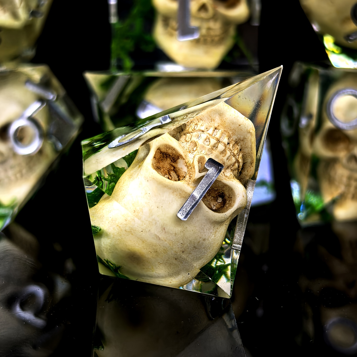 Dice set skull Sharp Edge