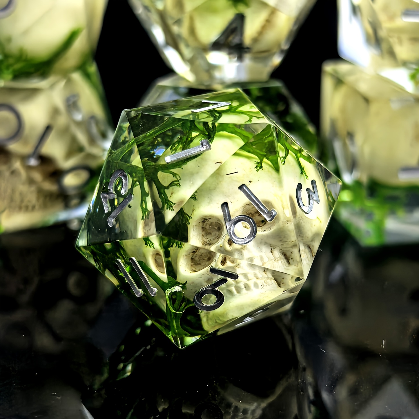 Dice set skull Sharp Edge
