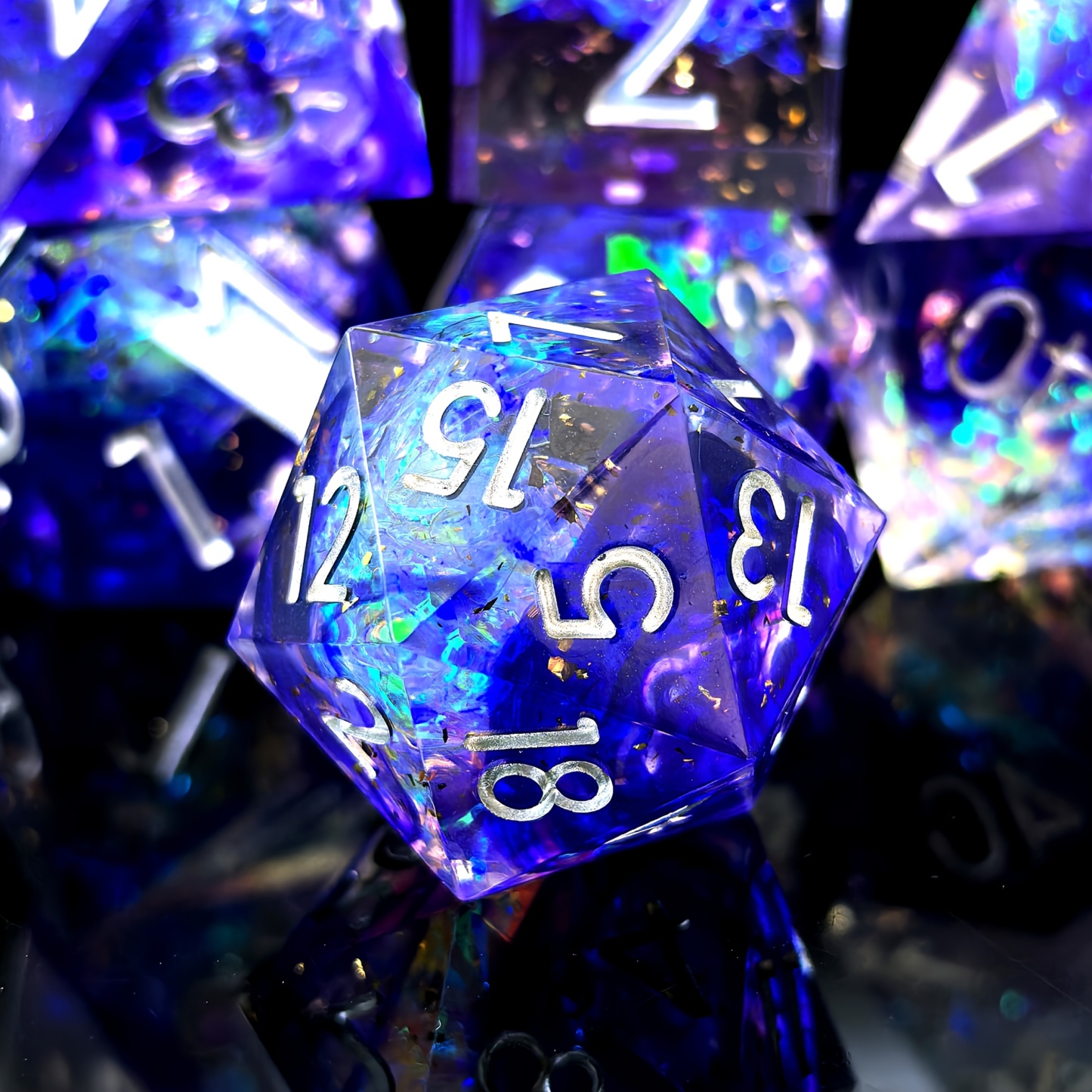 Beautiful seven-piece set of DND resin sharp dice set