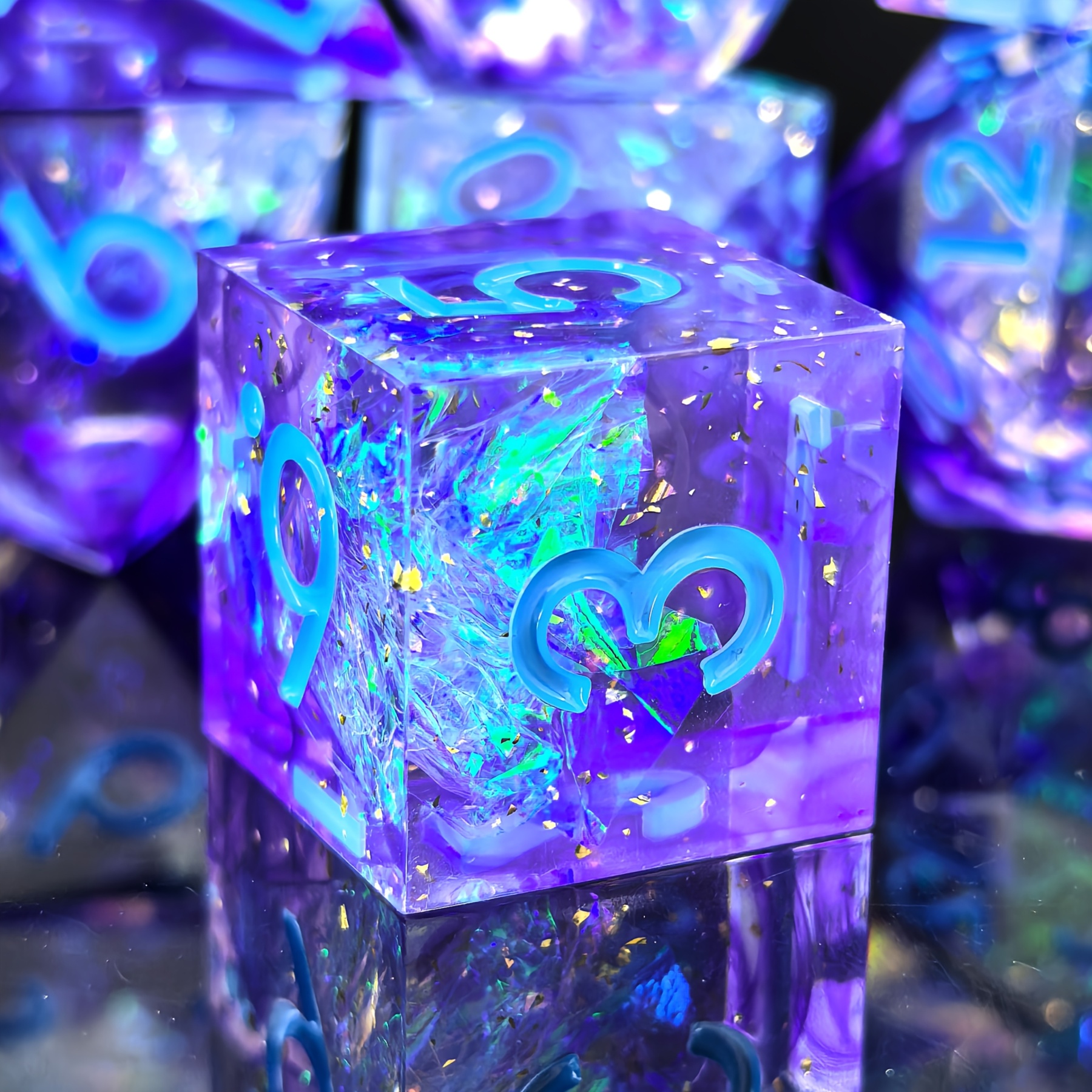 Beautiful seven-piece set of DND resin sharp dice set