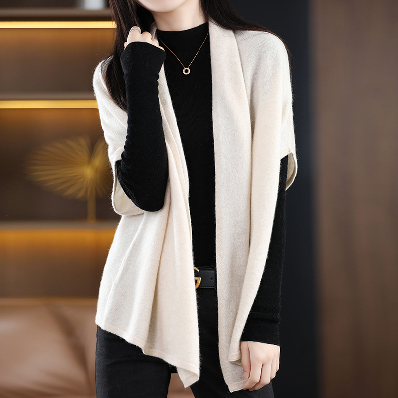 【Pure Wool Shawl Coat】The shawl-style design doubles the warmth and makes you look thinner