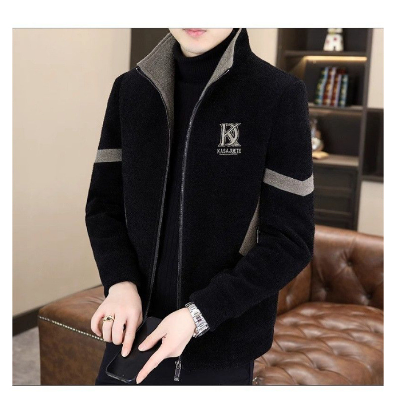 Men's wool jacket with fur lining in a color-block design. This coat feels like a visit to a sauna.