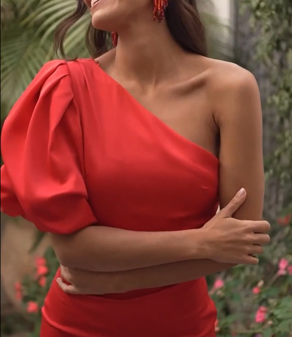 Manga abullonada con un hombro