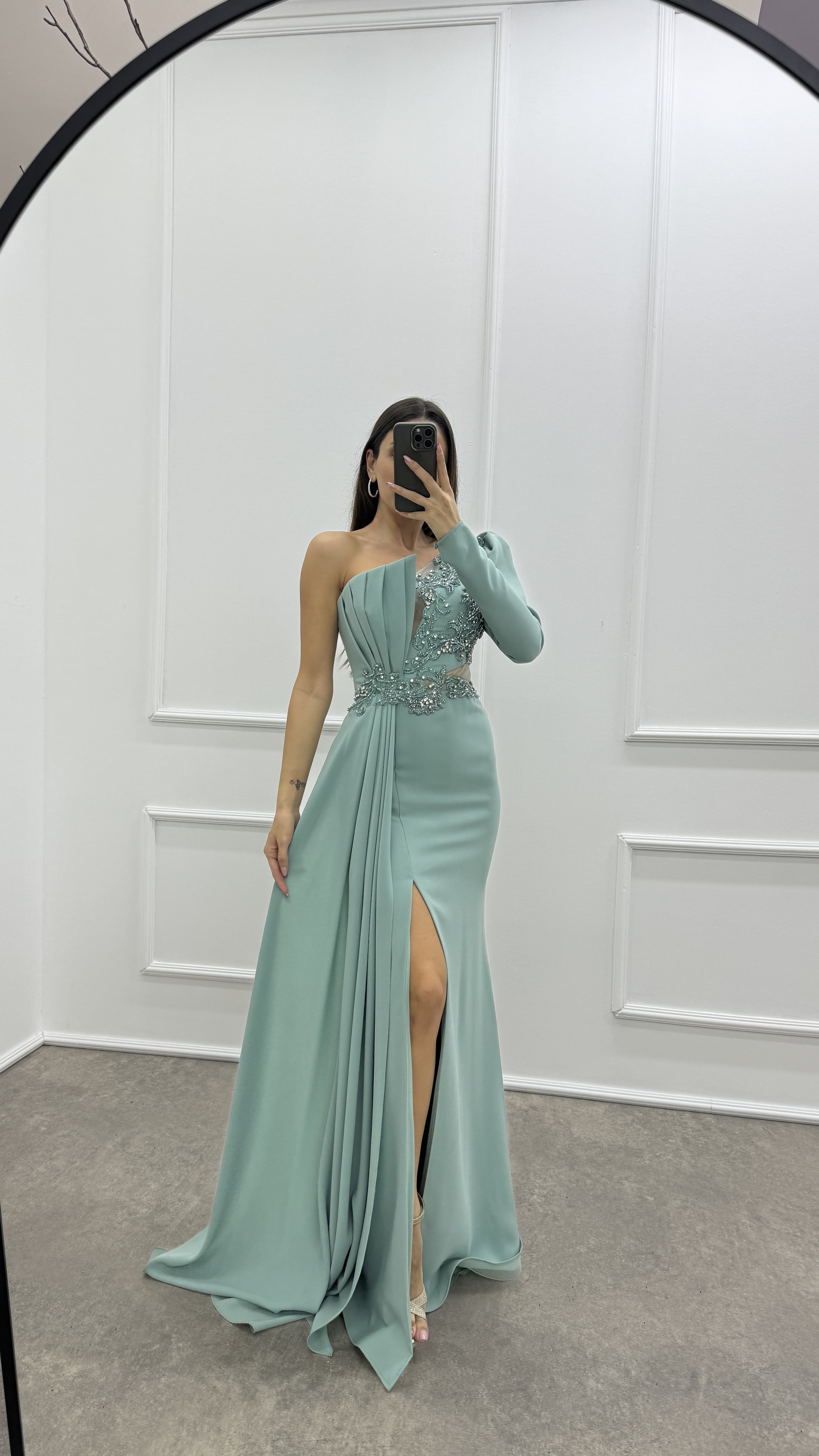 SINGLE SLEEVE PLEATED DETAIL EMBROIDERED DESIGN EVENING DRESS