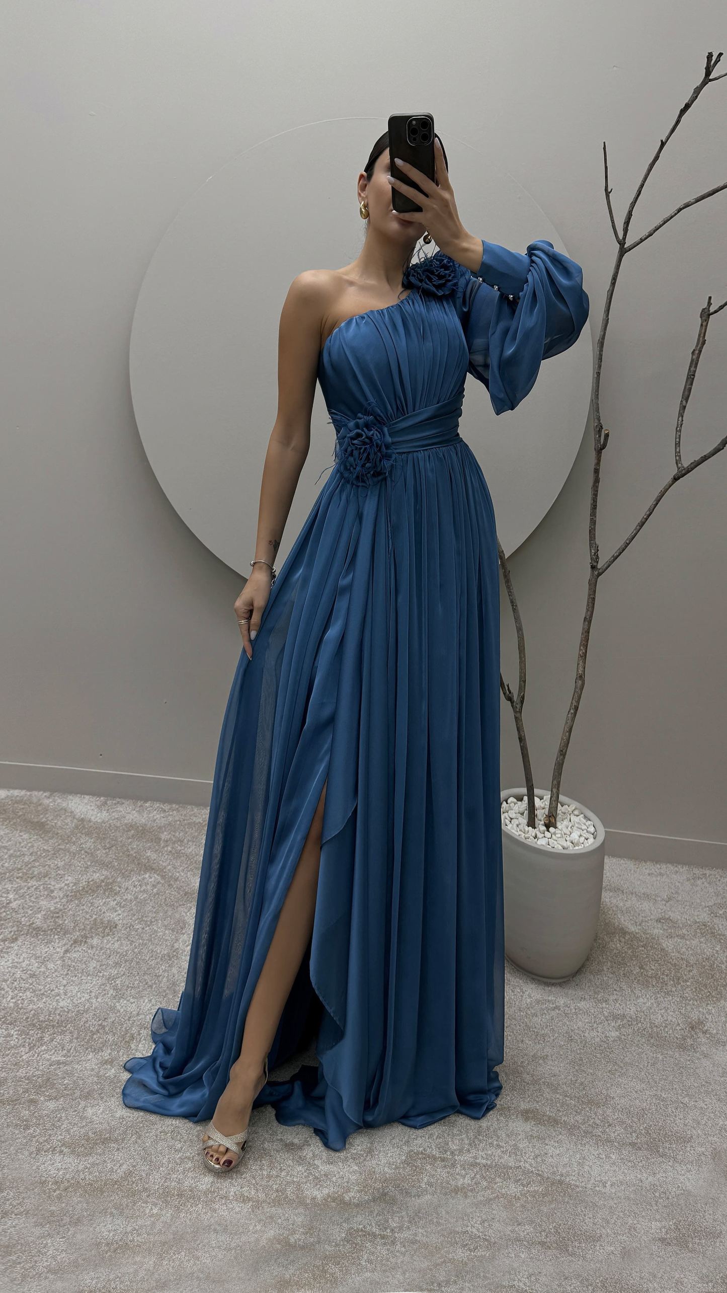 SINGLE SLEEVE SHOULDER AND WAIST ROSE DETAIL DESIGN DRESS