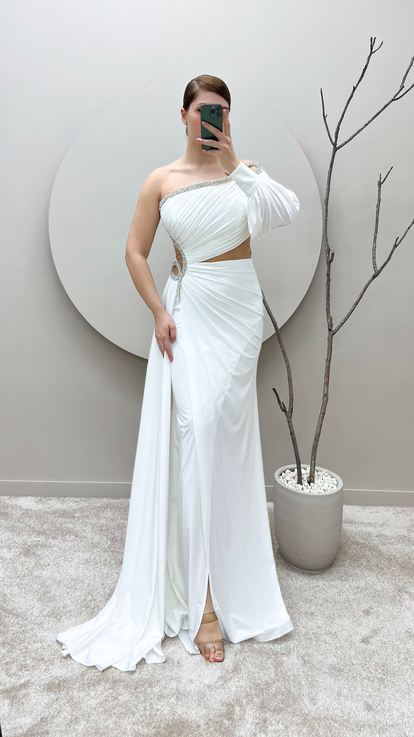 WHITE SINGLE SLEEVE TRANSPARENT STONE DESIGN PLUS SIZE SATIN EVENING DRESS