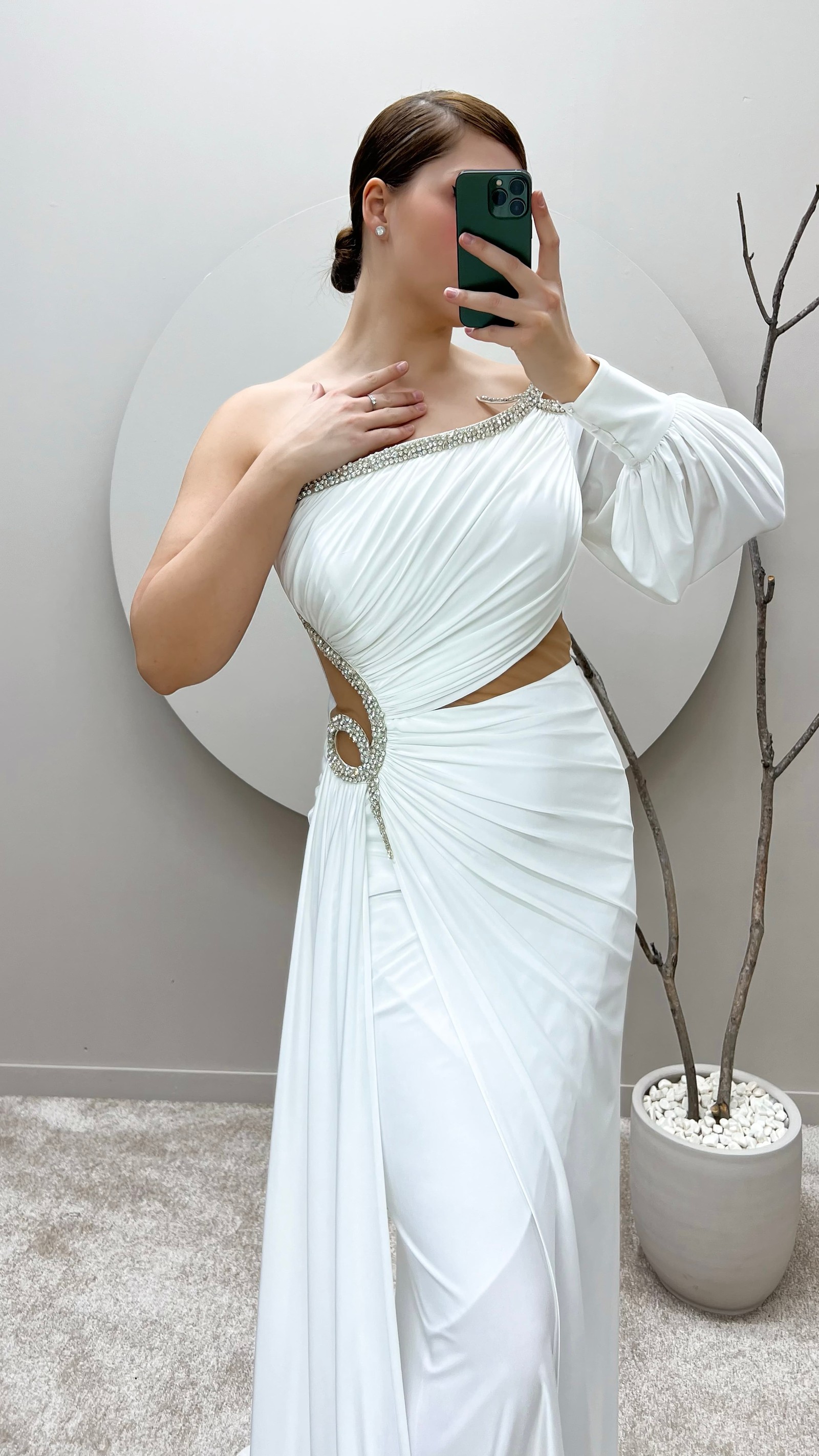 WHITE SINGLE SLEEVE TRANSPARENT STONE DESIGN PLUS SIZE SATIN EVENING DRESS