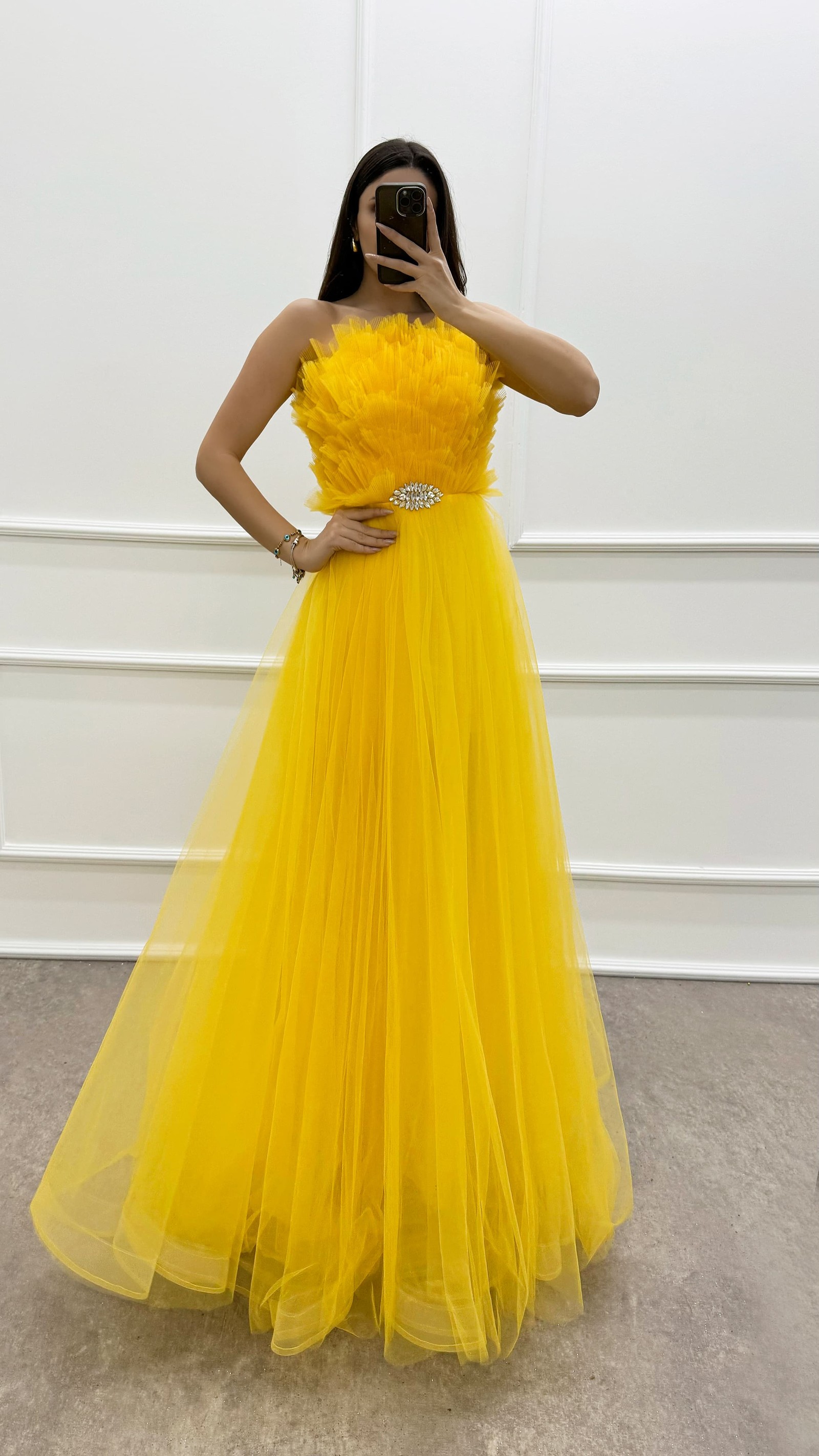 YELLOW STRAPLESS CHEST DETAIL BROOCH TULLE DRESS