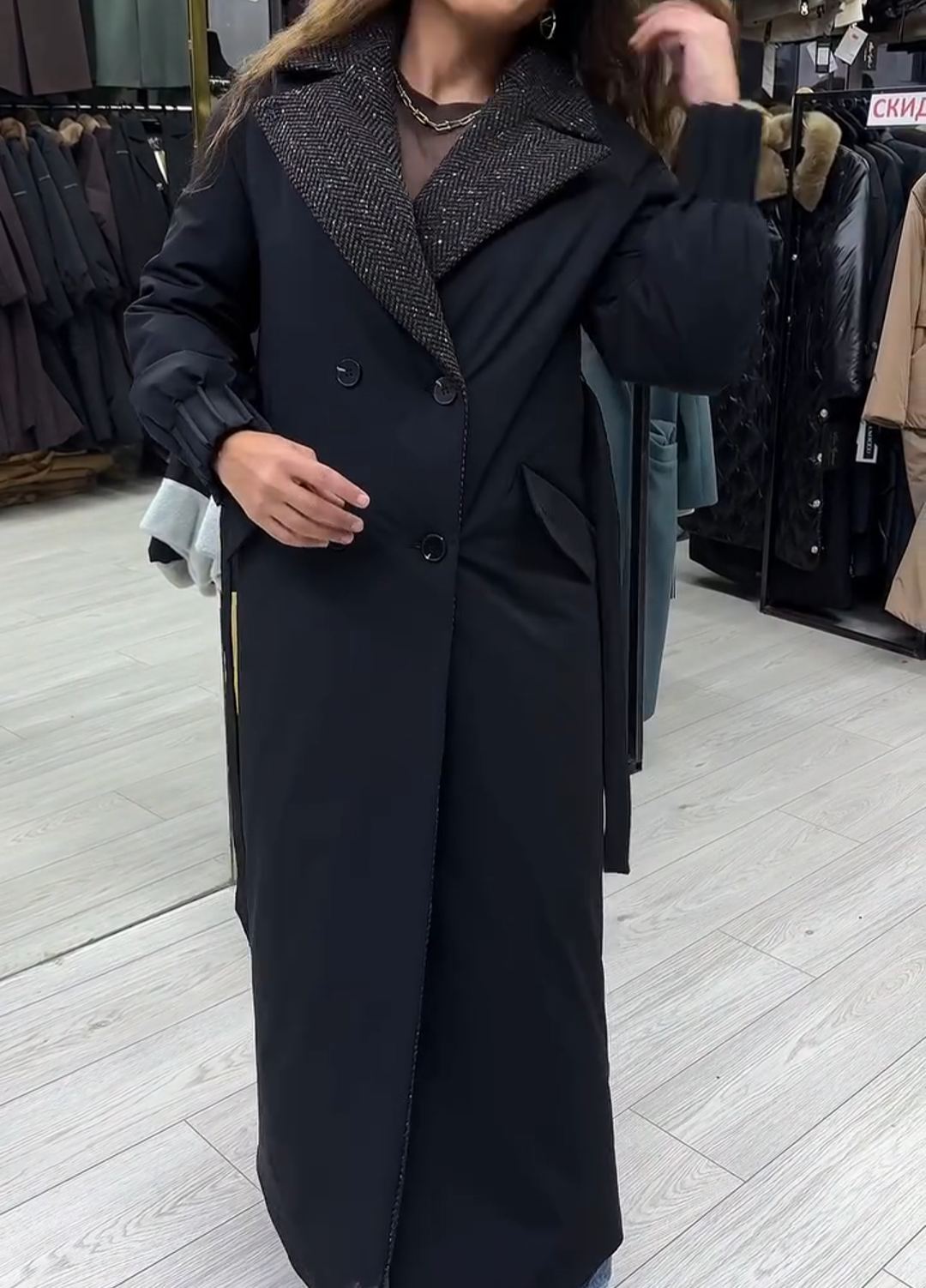 Vintage Contrast-Fabric Black Coat with Herringbone Collar