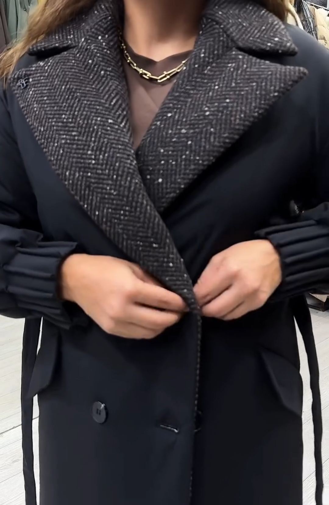 Vintage Contrast-Fabric Black Coat with Herringbone Collar