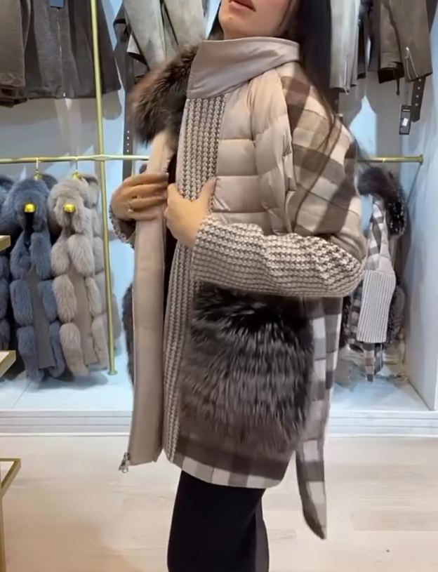 Light Luxury Textured Panel Puffer-Plaid Coat with Detachable Fur