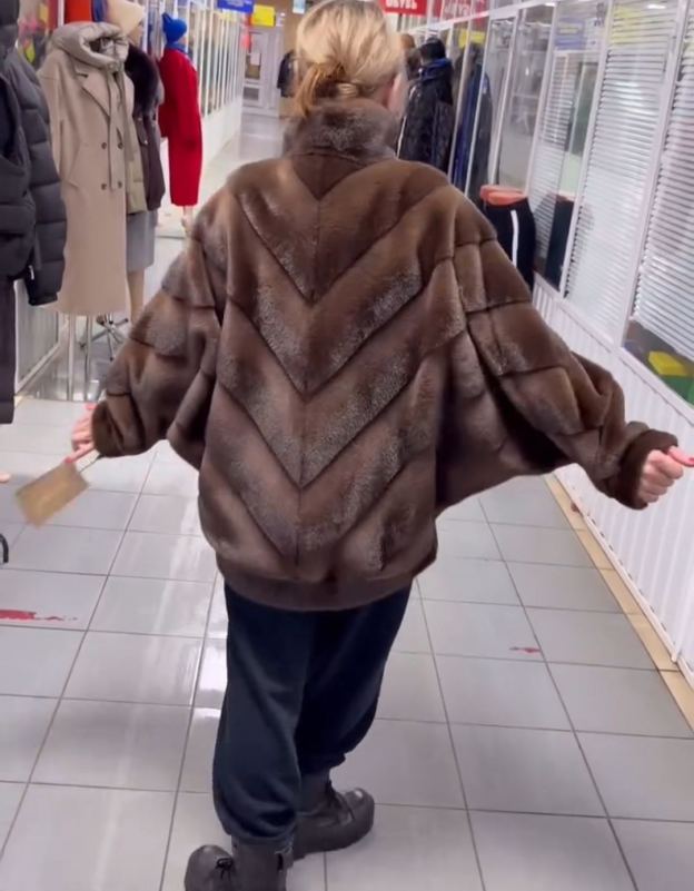 Light Luxury Textured Brown Faux Fur Coat