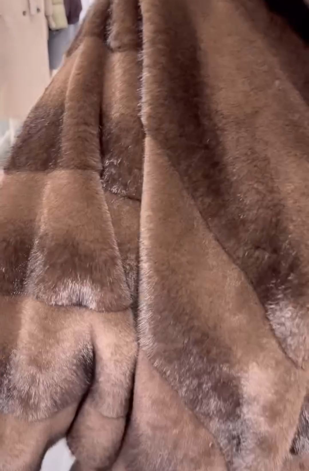 Light Luxury Textured Brown Faux Fur Coat