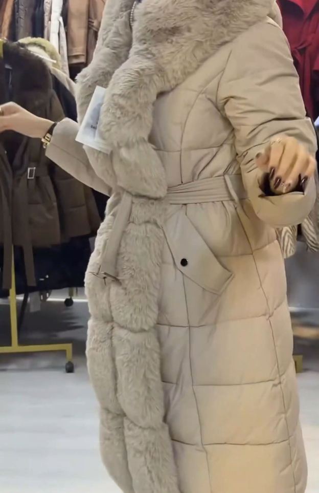 Luxury Detachable Shearling Scarf Beige Down Coat