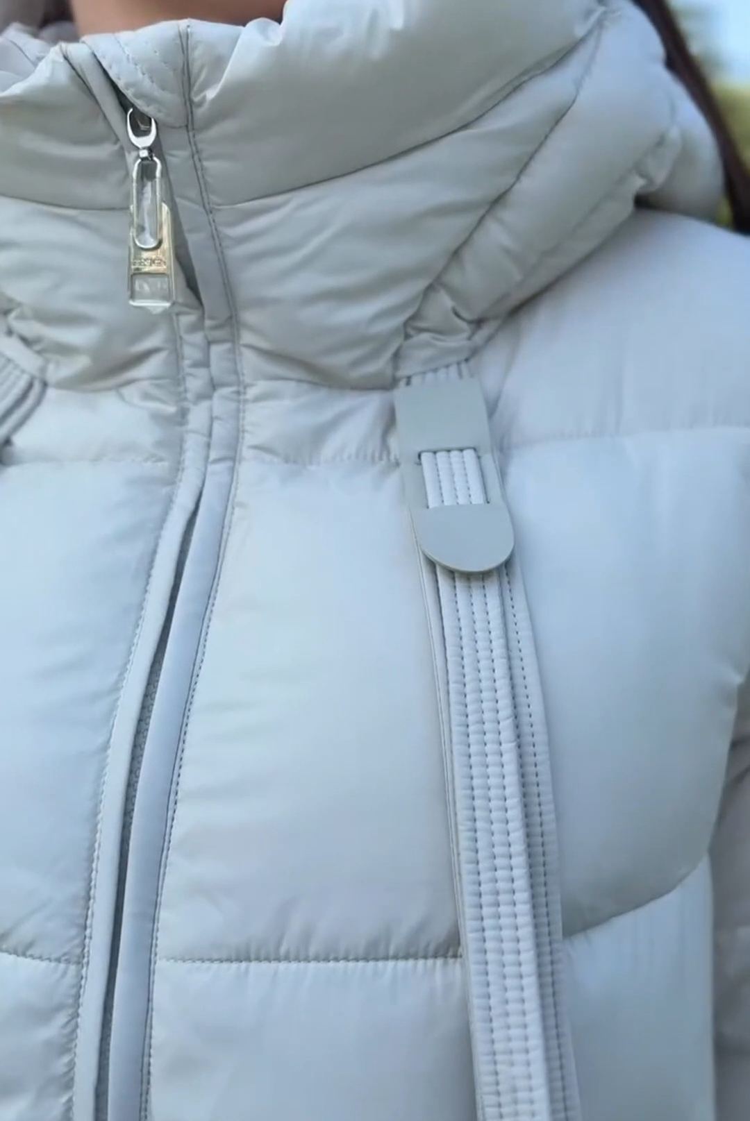 Fashion Solid-Color Quilted Light Gray Down Jacket