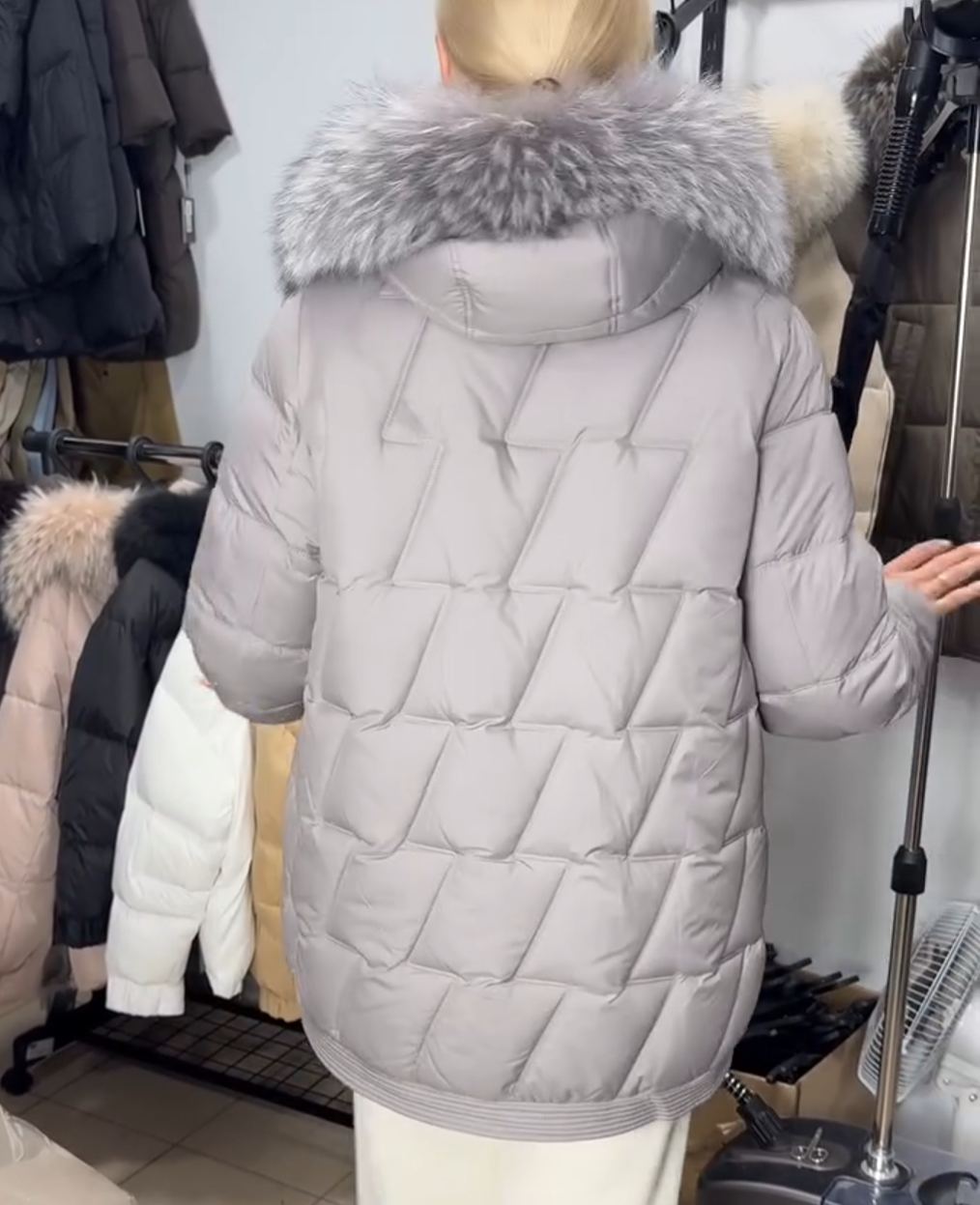 Detachable Fur-Collar Light Gray Quilted Down Jacket