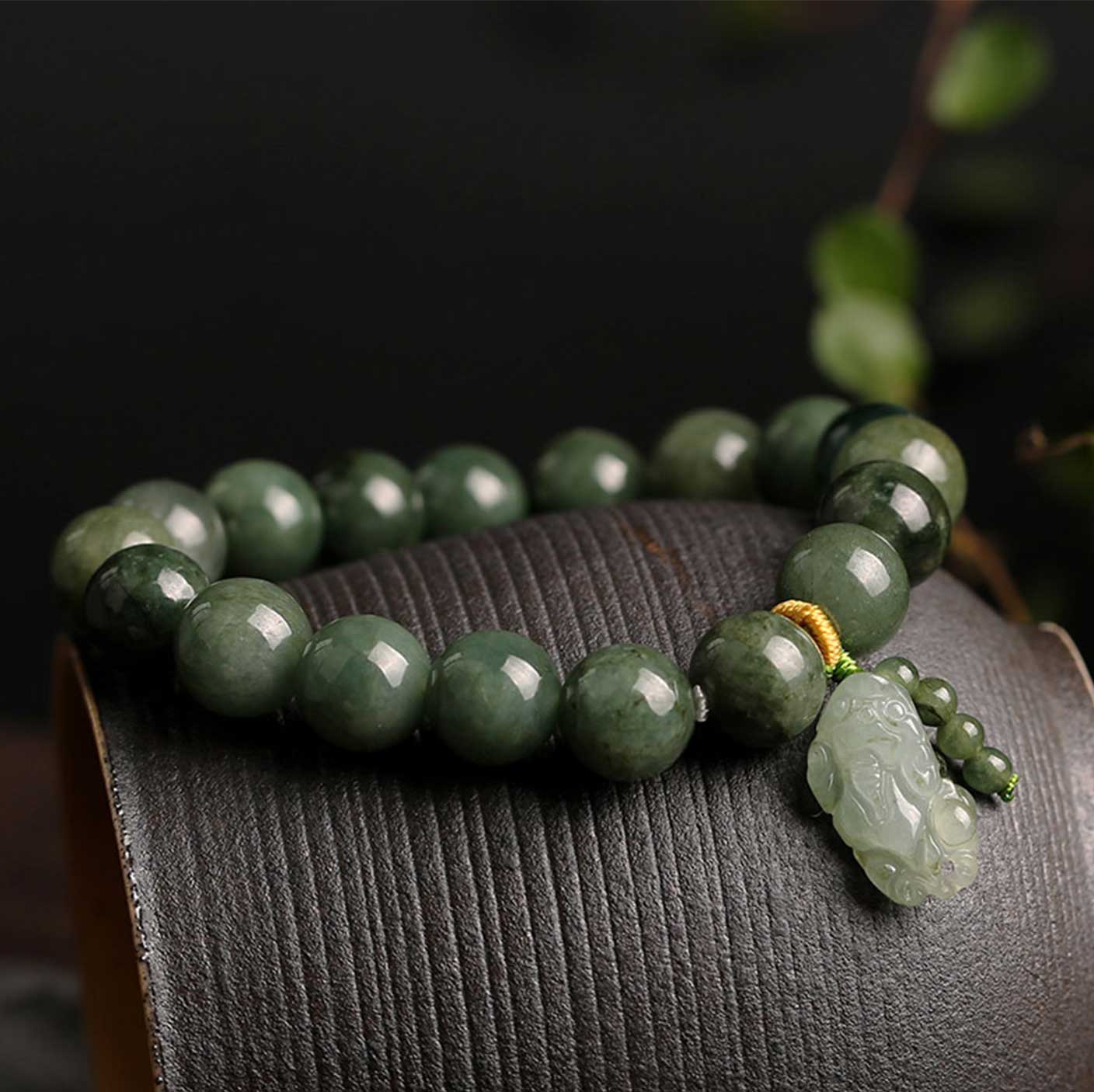 NatureQi Green Jade Bracelet with Pixiu - Attract Wealth and Soothe with Calming Energies